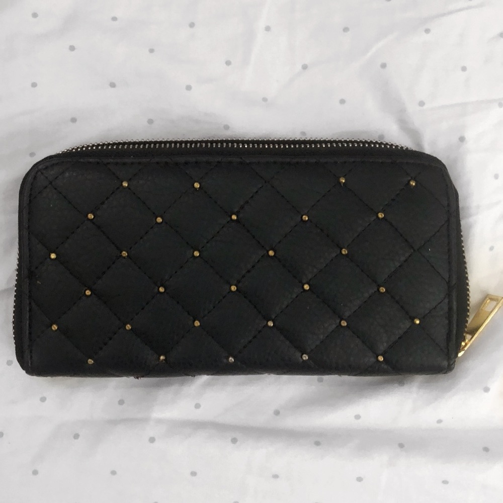 Black and gold quilted wallet